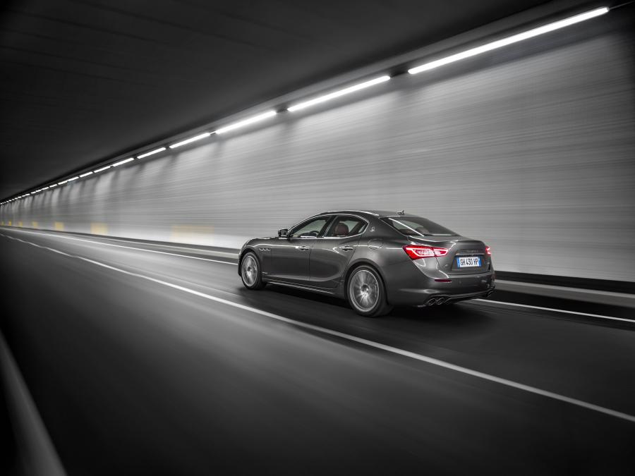  Maserati Ghibli S GranLusso 2017 года  (фото 8 из 45)